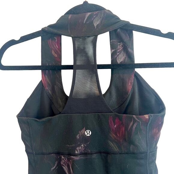 LULULEMON 6 Scoop Neck Tank MIDNIGHT IRIS Black Floral Top Racerback Size 6 - Picture 4 of 8